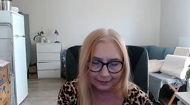 sofia xkiss online show from 02/18/25, 11:22