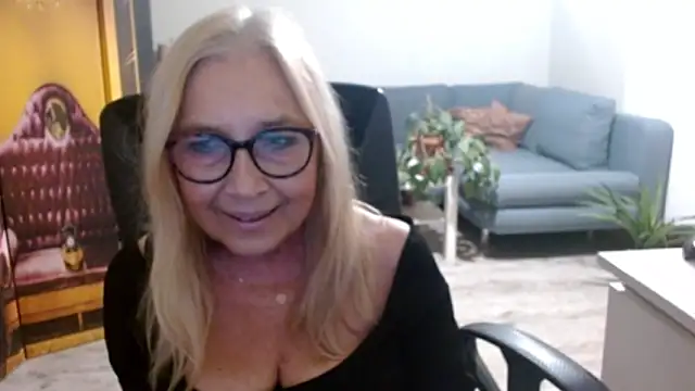 sofia xkiss online show from 11/24/25, 02:50