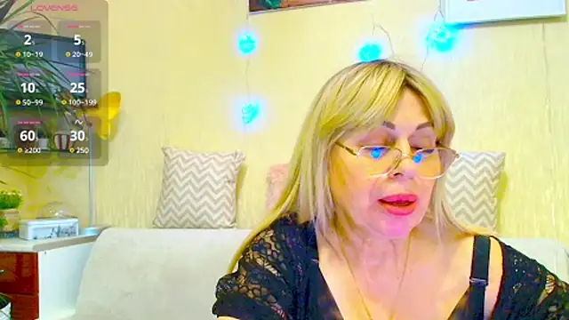 SusieNoreen online show from 02/22/25, 04:07