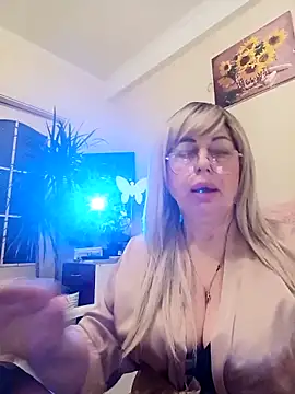 SusieNoreen online show from 03/23/25, 01:09