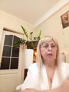 SusieNoreen online show from 09/18/25, 01:40