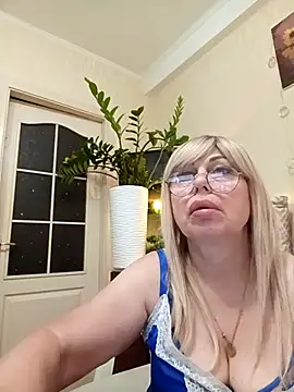 SusieNoreen online show from 09/21/25, 12:01