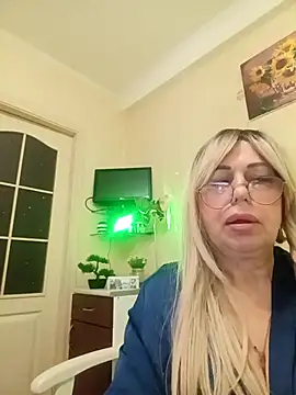 SusieNoreen online show from 10/10/25, 12:53