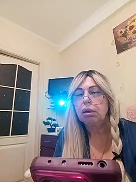 SusieNoreen online show from 10/10/25, 11:26
