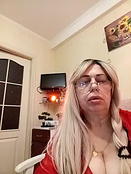SusieNoreen online show from 10/22/25, 12:22