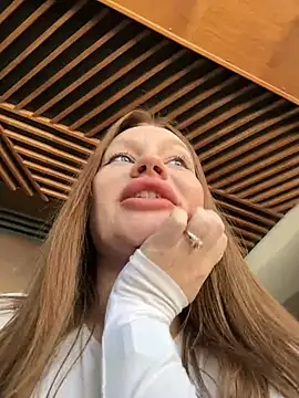 justmila online show from 12/28/24, 12:45