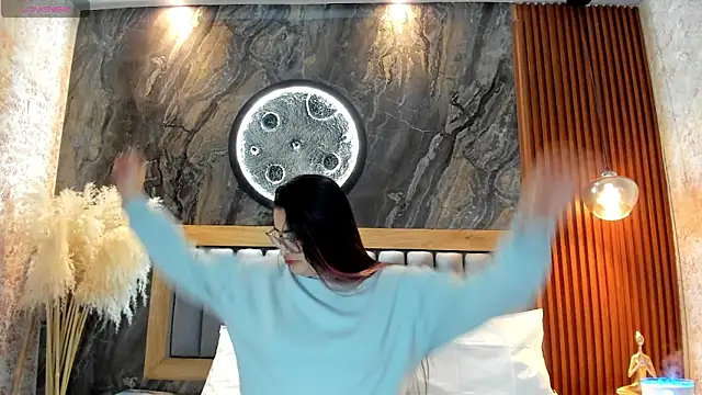 Snapshot of BellaPeers_ chatting on 05/11/26, 10:43 BellaPeers online show from 05/11/26, 10:43
