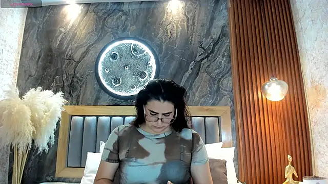 Snapshot of BellaPeers_ chatting on 06/05/26, 11:27 BellaPeers online show from 06/05/26, 11:27