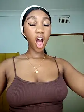 Snapshot of Shria107 chatting on 09/12/25, 05:24 Shria107 online show from 09/12/25, 05:24