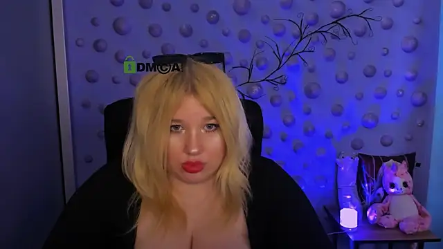 Snapshot of juli_kisss chatting on 05/14/26, 03:08 juli kisss online show from 05/14/26, 03:08