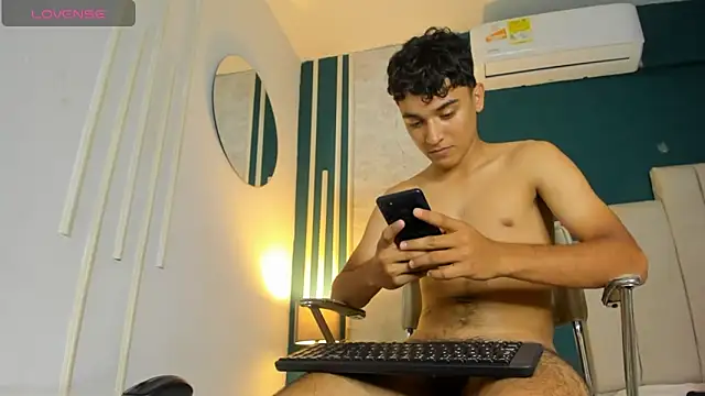 Austin Cardieff online show from 01/04/25, 01:31