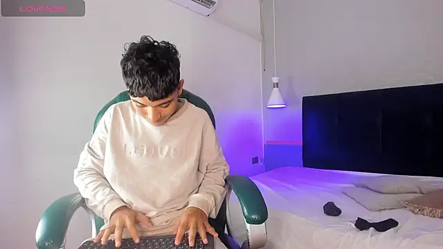 Austin Cardieff online show from 01/24/25, 03:43