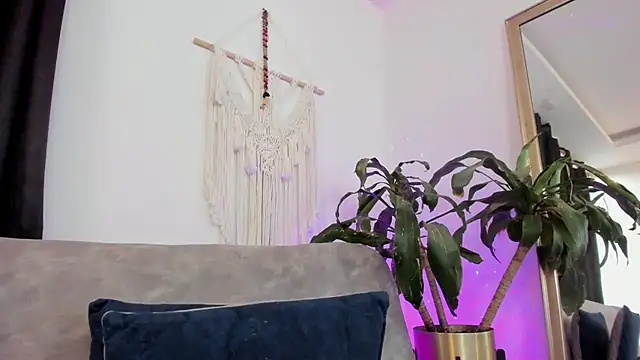 aaroncolombia online show from 04/18/26, 11:03