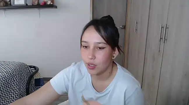 Skarlet Adams28 online show from 12/06/24, 09:35