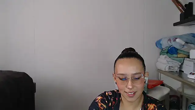 Skarlet Adams28 online show from 02/13/25, 08:24