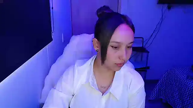 Skarlet Adams28 online show from 10/07/25, 09:12