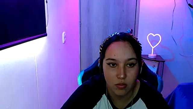Skarlet Adams28 online show from 04/28/26, 08:36