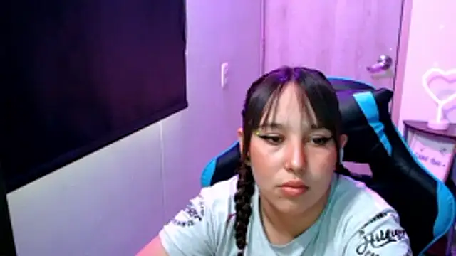 Skarlet Adams28 online show from 04/29/26, 09:54