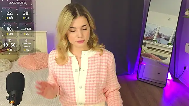 Snapshot of adrianawow1 chatting on 03/08/25, 09:29 adrianawow1 online show from 03/08/25, 09:29