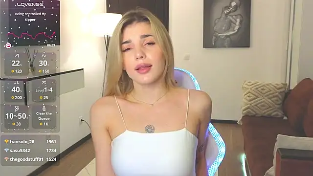 Snapshot of adrianawow1 chatting on 03/20/25, 12:30 adrianawow1 online show from 03/20/25, 12:30