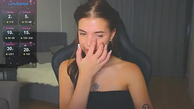 Snapshot of adrianawow1 chatting on 09/22/25, 08:11 adrianawow1 online show from 09/22/25, 08:11