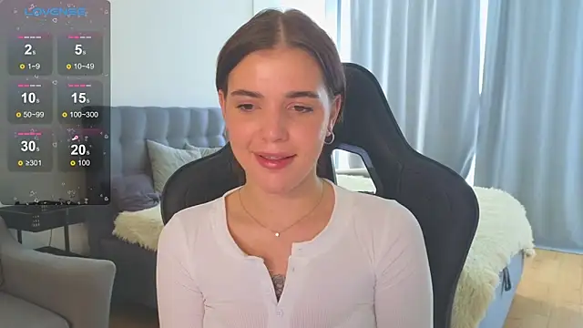 Snapshot of adrianawow1 chatting on 10/04/25, 12:14 adrianawow1 online show from 10/04/25, 12:14