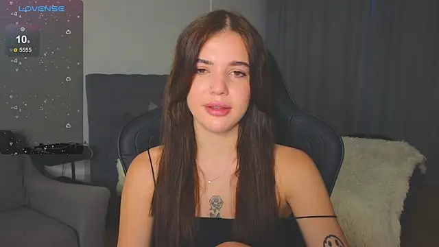 Snapshot of adrianawow1 chatting on 10/07/25, 03:04 adrianawow1 online show from 10/07/25, 03:04