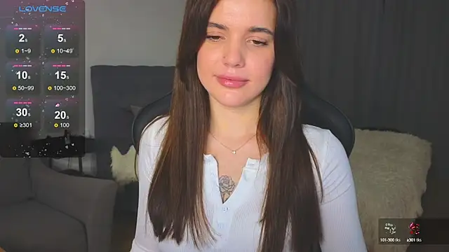 Snapshot of adrianawow1 chatting on 10/07/25, 10:07 adrianawow1 online show from 10/07/25, 10:07