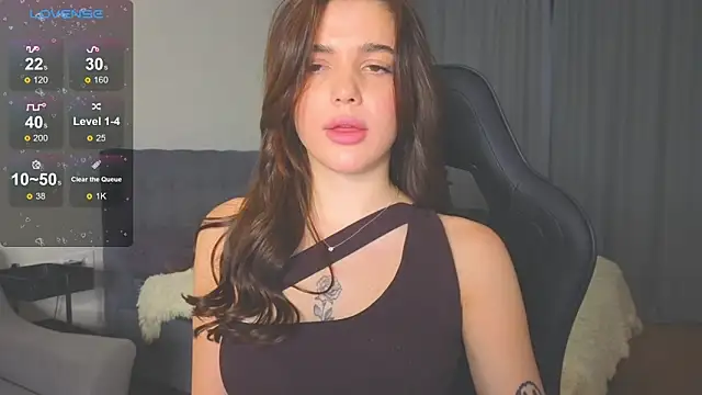 Snapshot of adrianawow1 chatting on 10/20/25, 12:00 adrianawow1 online show from 10/20/25, 12:00