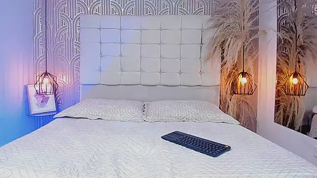 LeylaRangel online show from 02/04/25, 04:05