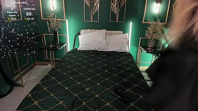 Snapshot of SherriMartinez chatting on 01/14/25, 03:43 SherriMartinez online show from 01/14/25, 03:43