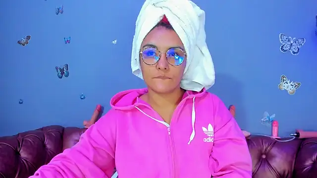 Kaira mosse online show from 04/19/26, 11:53