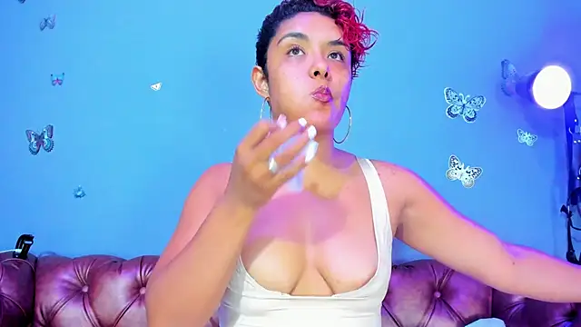 Kaira mosse online show from 05/05/26, 10:56