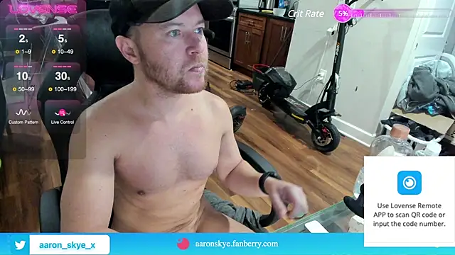 Snapshot of aaron_s_x chatting on 12/07/24, 10:06 aaron s x online show from 12/07/24, 10:06