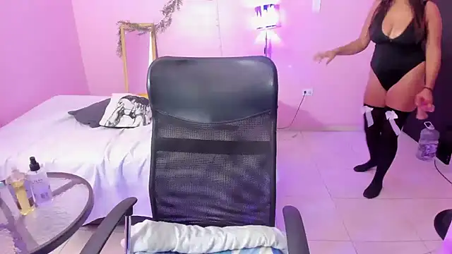 TEE DIRTY SQUIRT online show from 03/05/25, 11:49