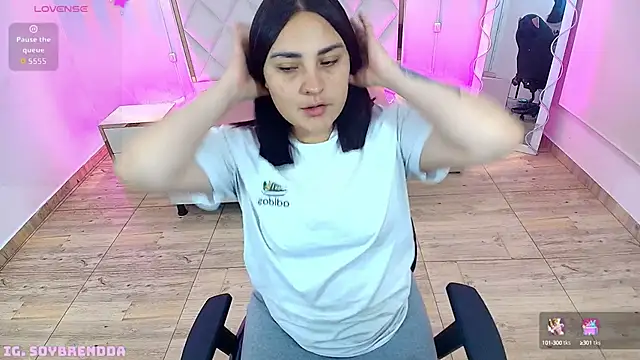 Brendda tay online show from 09/15/25, 03:17