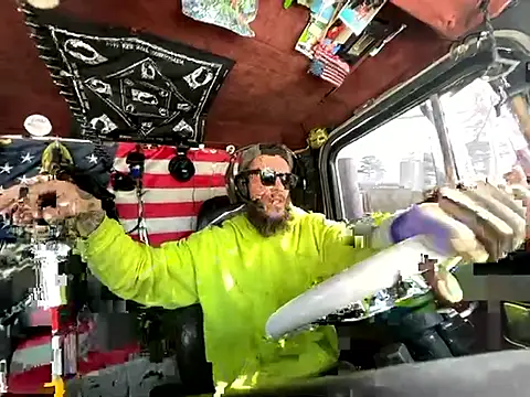 XMeF10 online show from 01/15/26, 04:00