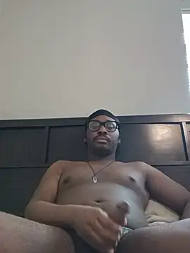 Snapshot of Hotcock100 chatting on 06/08/26, 05:24 Hotcock100 online show from 06/08/26, 05:24
