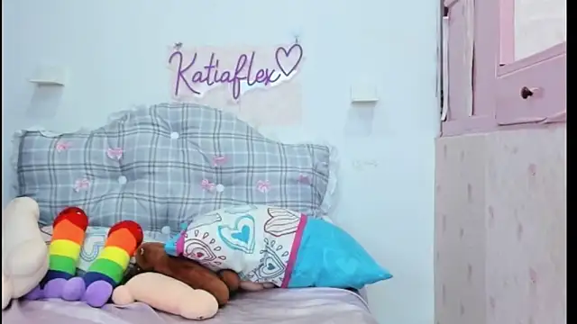 Snapshot of Katiaflex chatting on 03/12/25, 05:02 Katiaflex online show from 03/12/25, 05:02