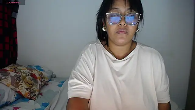 miajoseph  online show from 11/04/25, 04:33