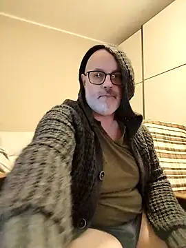 Snapshot of fatbaronetto chatting on 10/30/25, 08:31 fatbaronetto online show from 10/30/25, 08:31