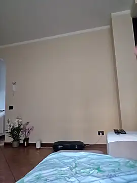 Snapshot of MichelleCara chatting on 10/07/25, 07:16 MichelleCara online show from 10/07/25, 07:16