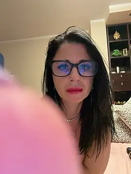 Snapshot of MichelleCara chatting on 10/14/25, 07:53 MichelleCara online show from 10/14/25, 07:53