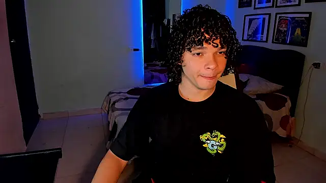 Snapshot of soy_ian_ chatting on 08/01/26, 02:11 soy ian online show from 08/01/26, 02:11
