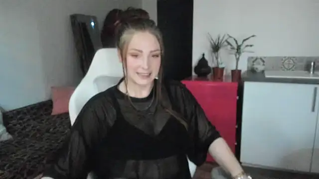 Snapshot of ce_leste__ chatting on 05/06/26, 03:39 ce leste online show from 05/06/26, 03:39