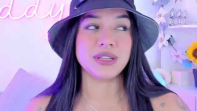 MaddyParisi online show from 01/19/25, 05:48