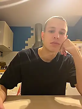 pretty roman online show from 11/01/25, 03:58