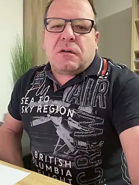 coupleLatinaLovers online show from 02/21/25, 05:46