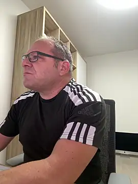 coupleLatinaLovers online show from 10/08/25, 04:32