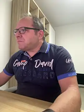 coupleLatinaLovers online show from 12/18/25, 05:57